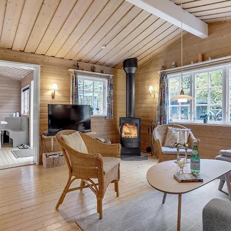 3 Bedroom Cozy In Holiday home