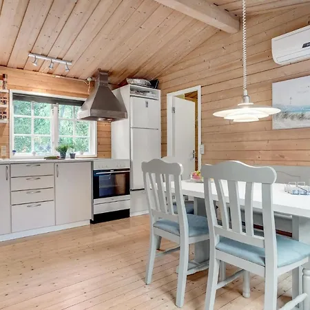 3 Bedroom Cozy In