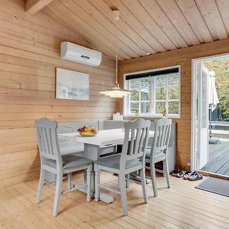 3 Bedroom Cozy In Holiday home Borkop