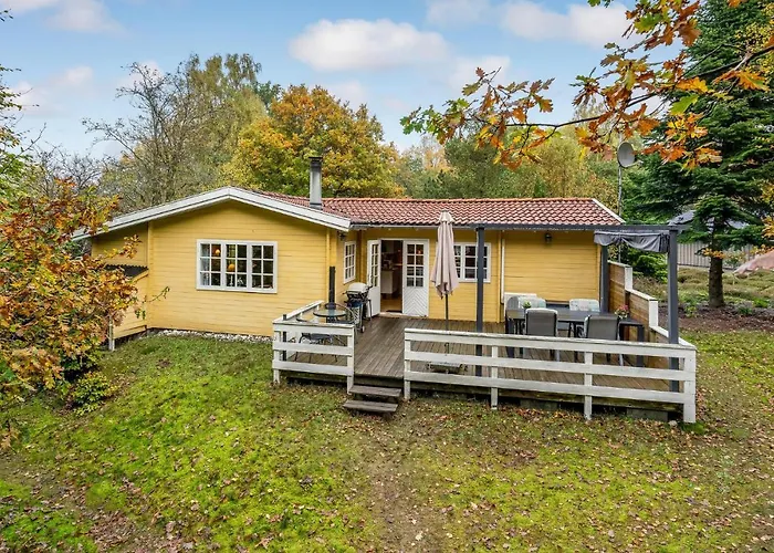 3 Bedroom Cozy In *